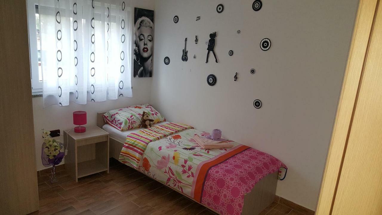 Apartment Rose Pula Exteriör bild